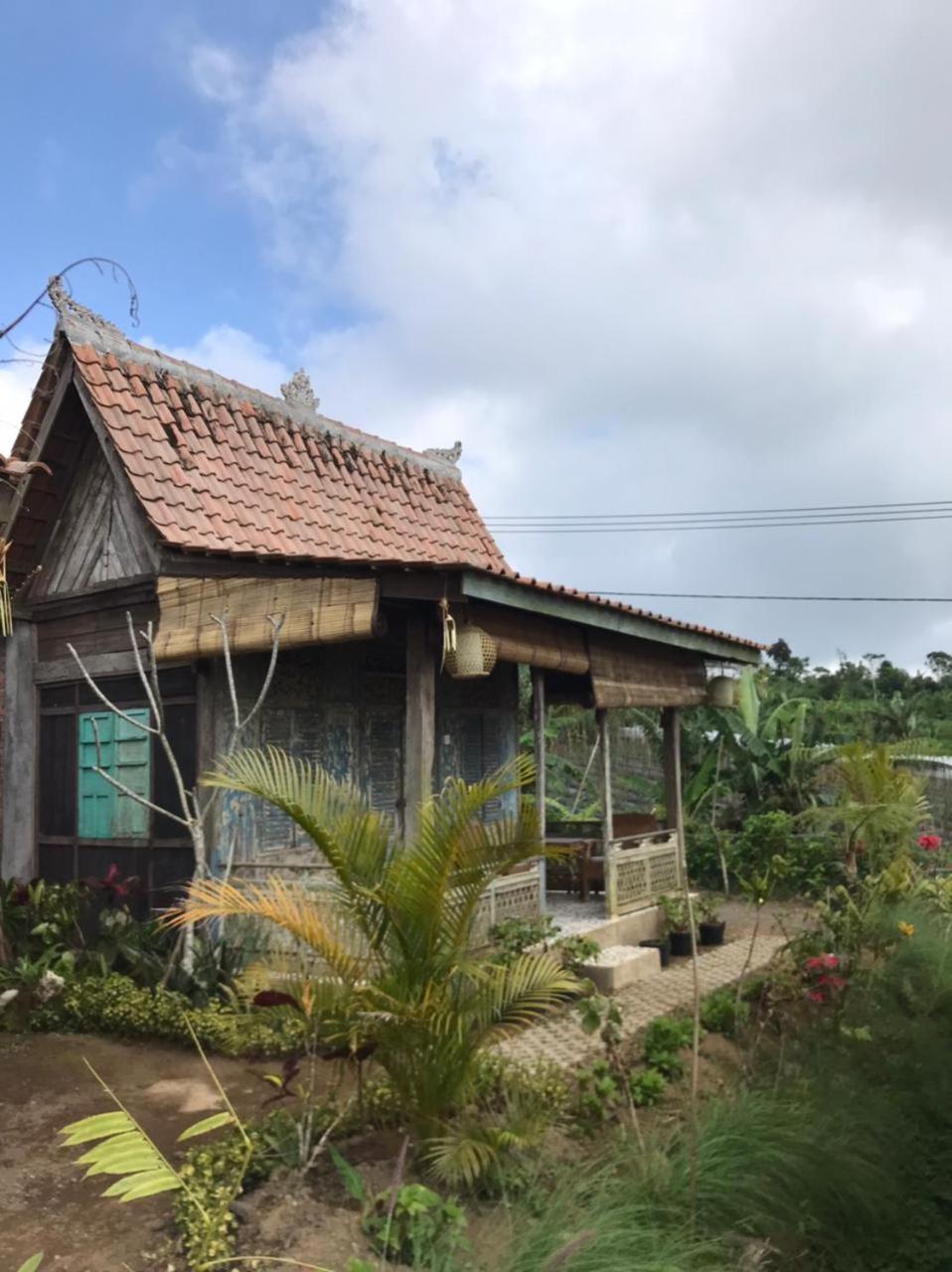 Batur In Kawinaya * Gitgit